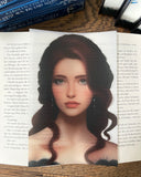 Das Page Overlay zeigt das Porträt der weiblichen Hauptfigur des Buches "Ein Herz aus Eis und Schnee". Farina hat dunkles, welliges Haar und trägt längliche Ohrringe. Schultern und Dekolleté sind unbedeckt. 