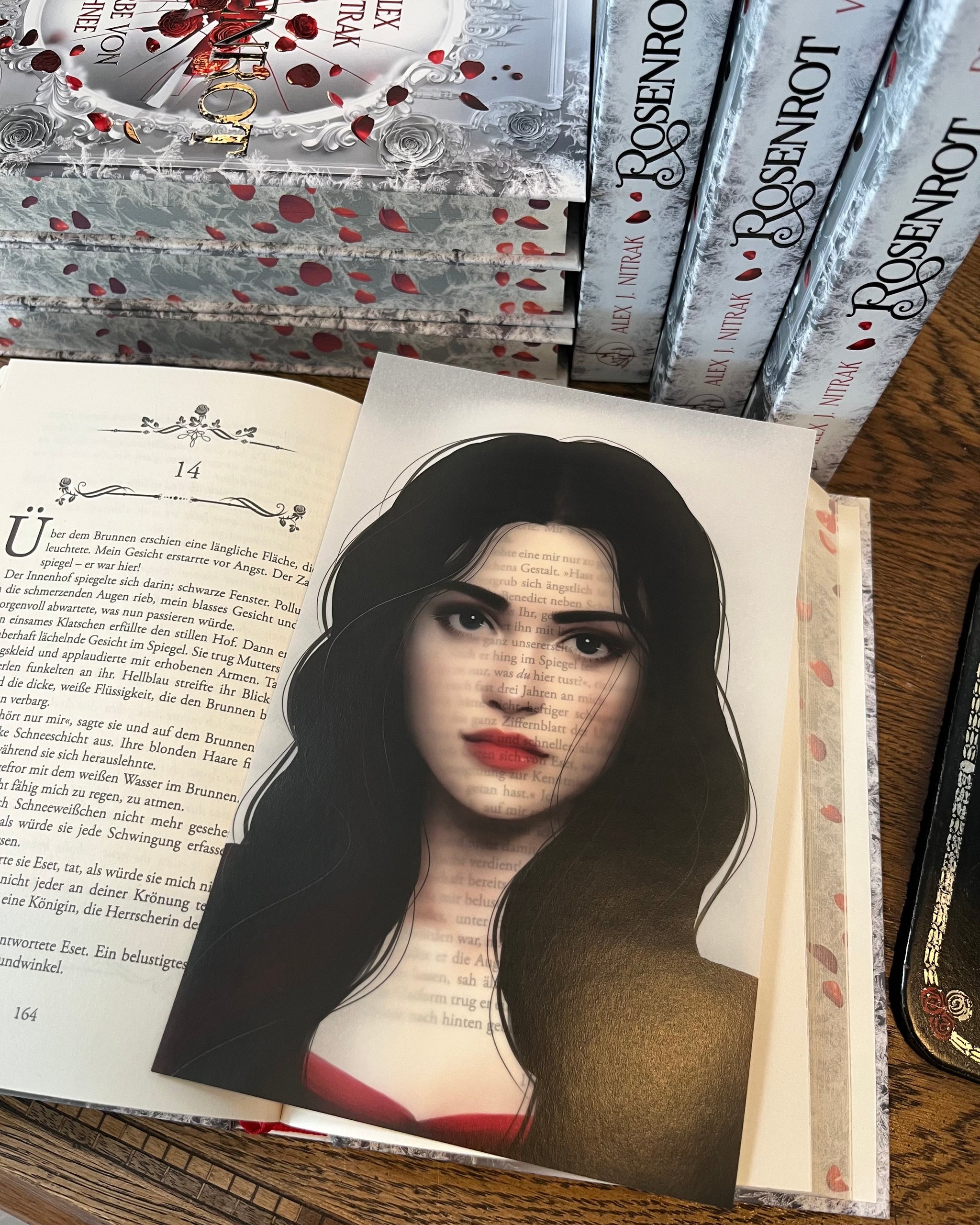 Das Page Overlay zeigt das Porträt der weiblichen Hauptfigur des Buches 