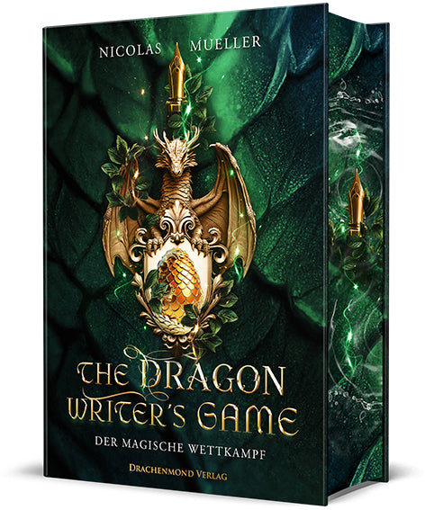 Das Cover ist in Grüntönen gehalten. Im Hintergrund erkennt man Drachenschuppen. In der Mitte des Covers ist ein goldener Drache zu sehen, der ein goldenes Wappen mit einem goldenen Ei darauf in den Klauen hält. Über dem goldenen Drachen ist eine goldene Füllerfeder zu sehen. Unter dem Wappen steht in Gold der Titel. Der Farbschnitt ist ebenfalls in dunklen Grüntönen gehalten. In der Mitte ist nochmal die goldene Füllerfeder zu sehen, die umringt wird von Rauch- und Nebelschwaden sowie Wassertropfen.