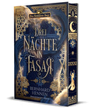 Das Bild zeigt das Buch "Drei Nächte in Fasar" von Bernhard Hennen. Der Titel, in goldenen Lettern geschrieben,  nimmt die Mitte des Buches ein. Darum sind verschiedene orientalische goldene Schmuckelemente zu sehen. Im mitternachtsblauen Hintergrund erkennt man das Tor zu einem orientalischen Palast. Auf dem Buchschnitt sieht man ebenfalls verschiedene Verzierungen und die Silhouette einer Tänzerin. 