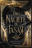 Das Bild zeigt das Buch "Drei Nächte in Fasar 3" von Bernhard Hennen. Der Titel, in goldenen Lettern geschrieben nimmt die Mitte des Buches ein. Darum sind verschiedene orientalische goldene Schmuckelemente zu sehen. Im schwarzen Hintergrund ist ein goldenes orientalisches Tor, sowie Verzierungen und zwei Säbel abgebildet.