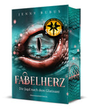 Das Cover zeigt im unteren Drittel den Titel des Buches. Die Grundfarbe ist Türkis. Mittig auf dem Cover ist eine Nahaufnahme von einem Reptilienauge. Das Lid des Auges ist hellrot und wechselt dann zu türkis. Im Inneren der Iris sieht man Berge und einen See. Der Farbschnitt zeigt oben und unten Schuppen. Mittig sieht man weitere Berge und den See. Am Rand des Sees liegt ein türkises Drachenei.
