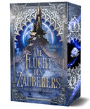 Das Bild zeigt das Cover von "Rodinia - Die Flucht des Zauberers". Im unteren Bereich steht der Titel in großen silbernen Buchstaben. Im oberen Bereich ist ein Turm abgebildet. Am Rand ist das Cover mit verschiedene silberne Schmuckelemente verziert.