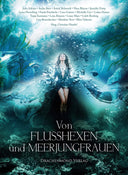 Das Cover zeigt eine junge Frau in einem dunkelblauen Abendkleid im Meer inmitten einer Unterwasserszenerie mit Luftblasen, Algen, Wellen und Tempeln. Darunter sieht man den Titel. 
